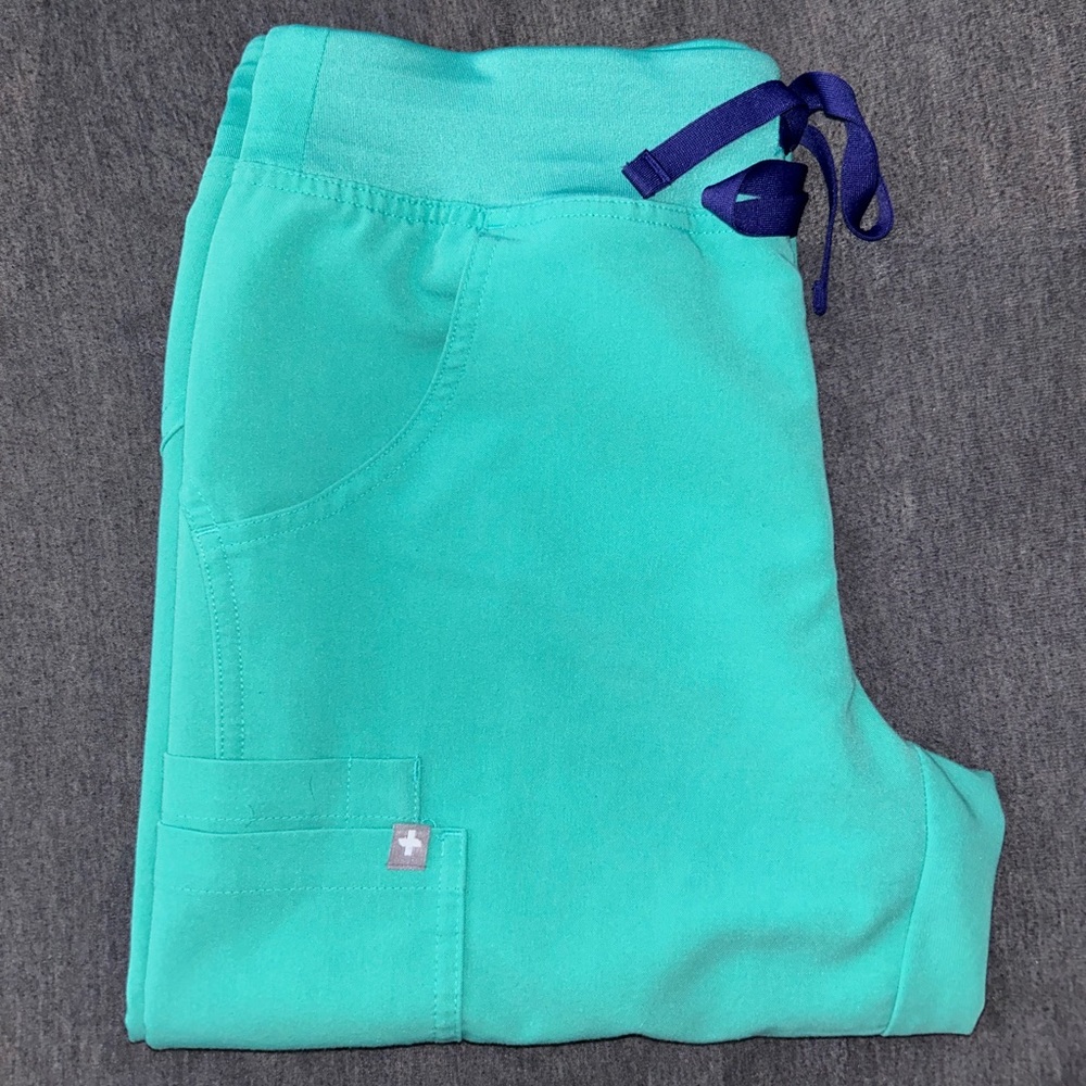 Figs Kade Cargo Scrub Pants